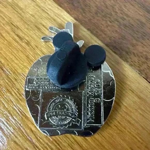 2015 DISNEY HIDDEN MICKEY HALLOWEEN SILVER FROZEN OLAF CANDY APPLE PIN 3 OF 7 - Picture 2 of 2
